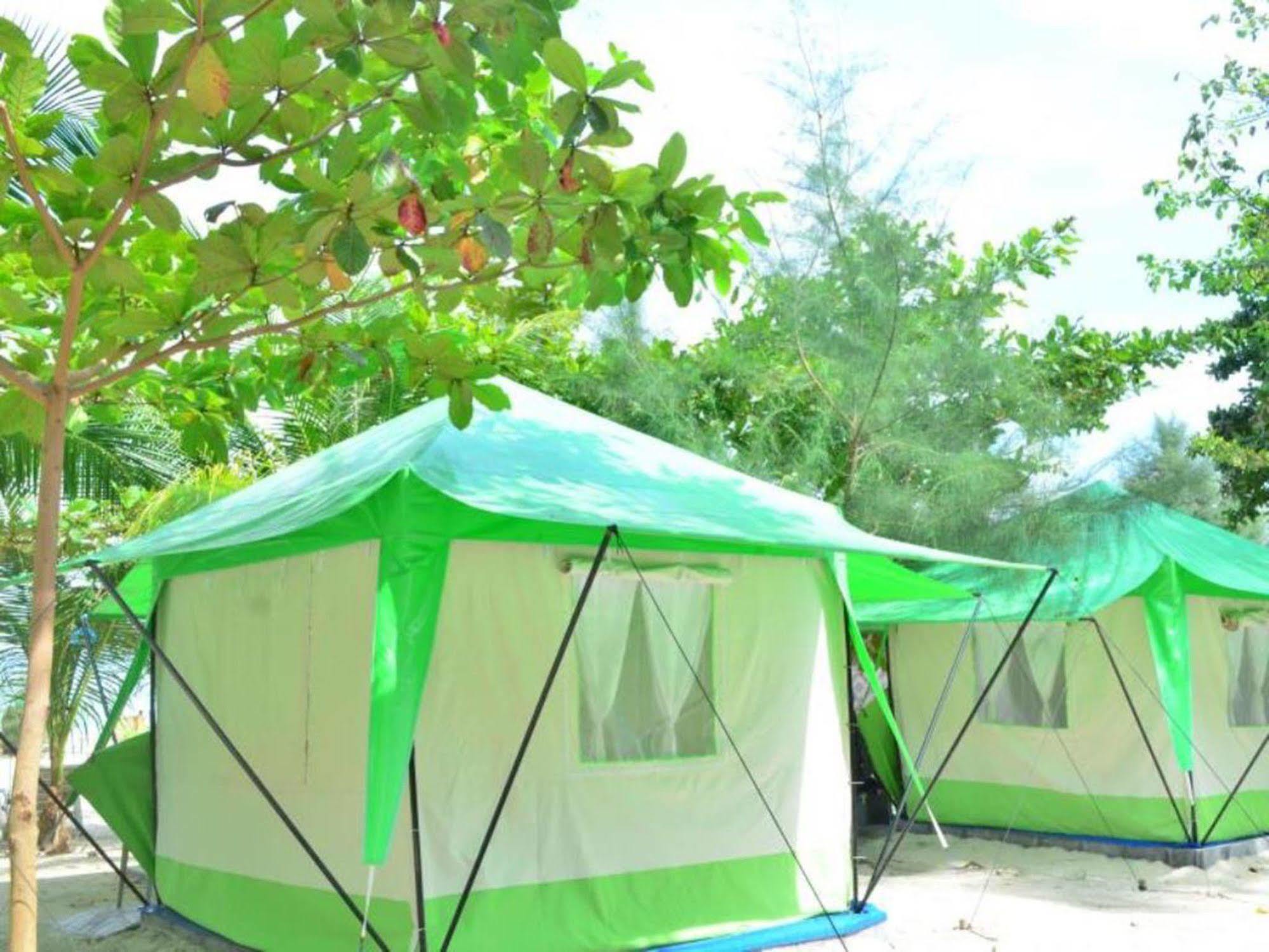 Hotel Koh Ngai Camping Exterior foto