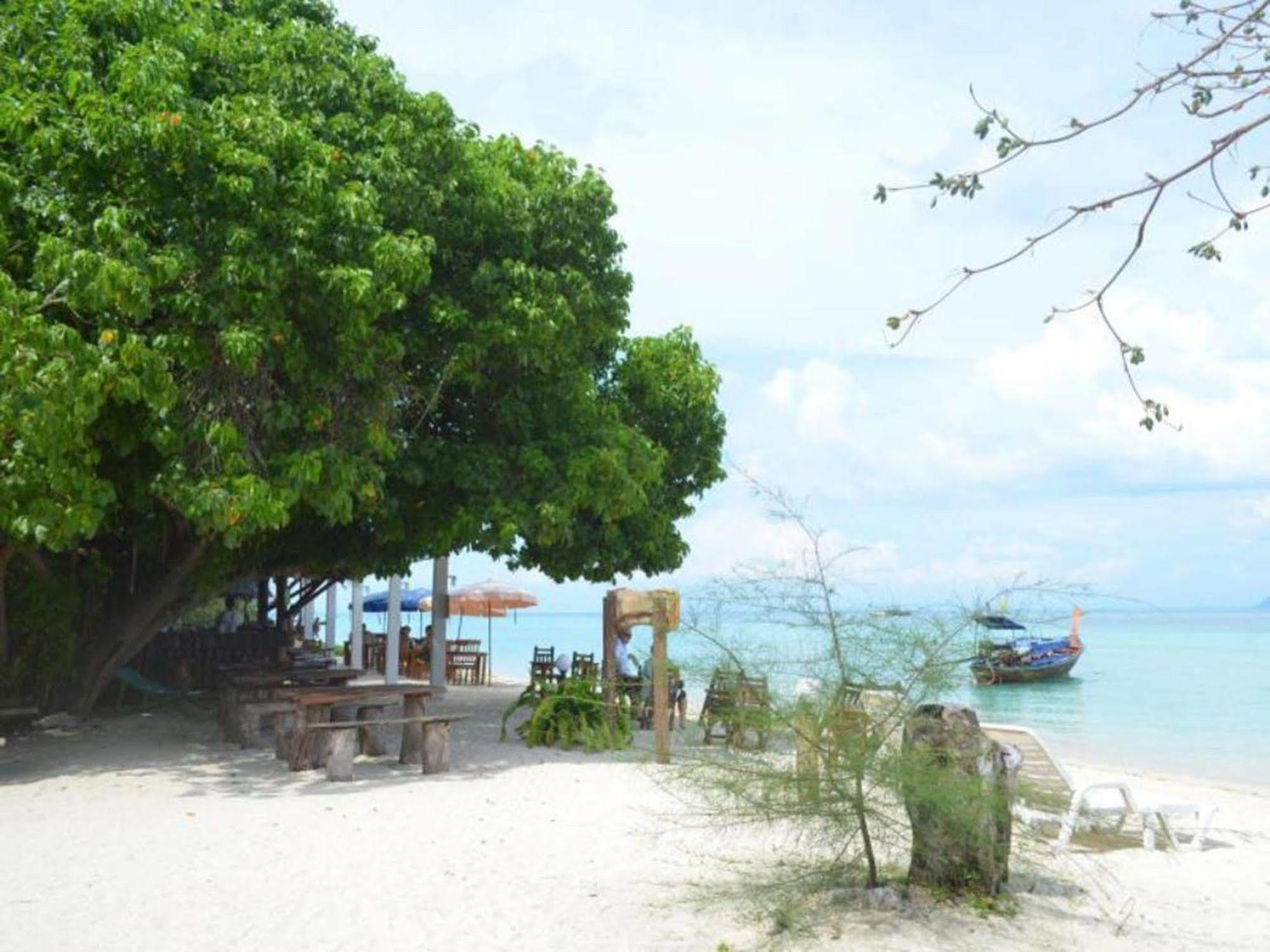 Hotel Koh Ngai Camping Exterior foto
