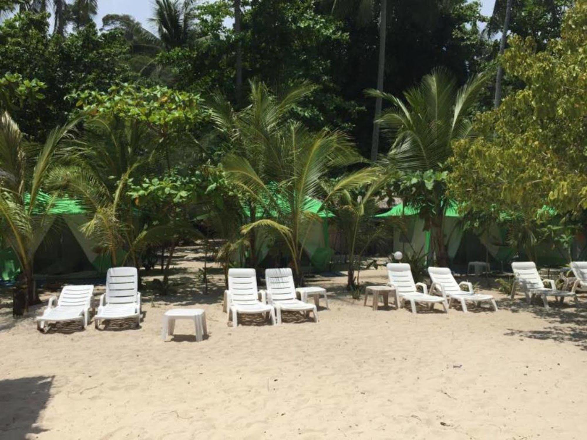 Hotel Koh Ngai Camping Exterior foto